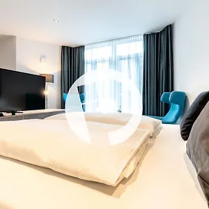 3* Hotel H23